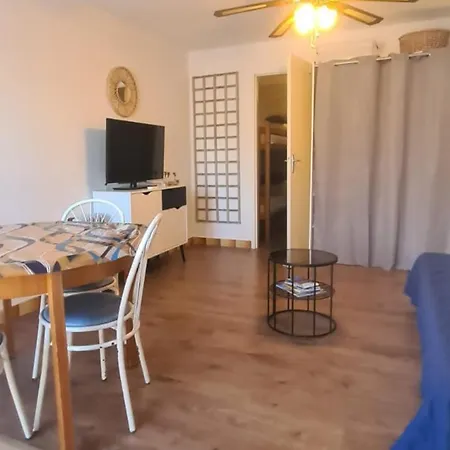 4 Personnes Au Cap-d'agde 公寓 *