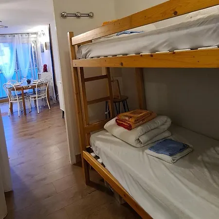 4 Personnes Au Cap-d'agde 公寓